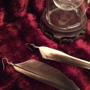 🎈Feather earrings🎈 NWOT NWB